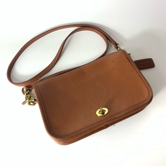 Coach Handbags - Vintage Coach Rich British Tan Penny Pocket Bag Crossbody Purse C5C 9755